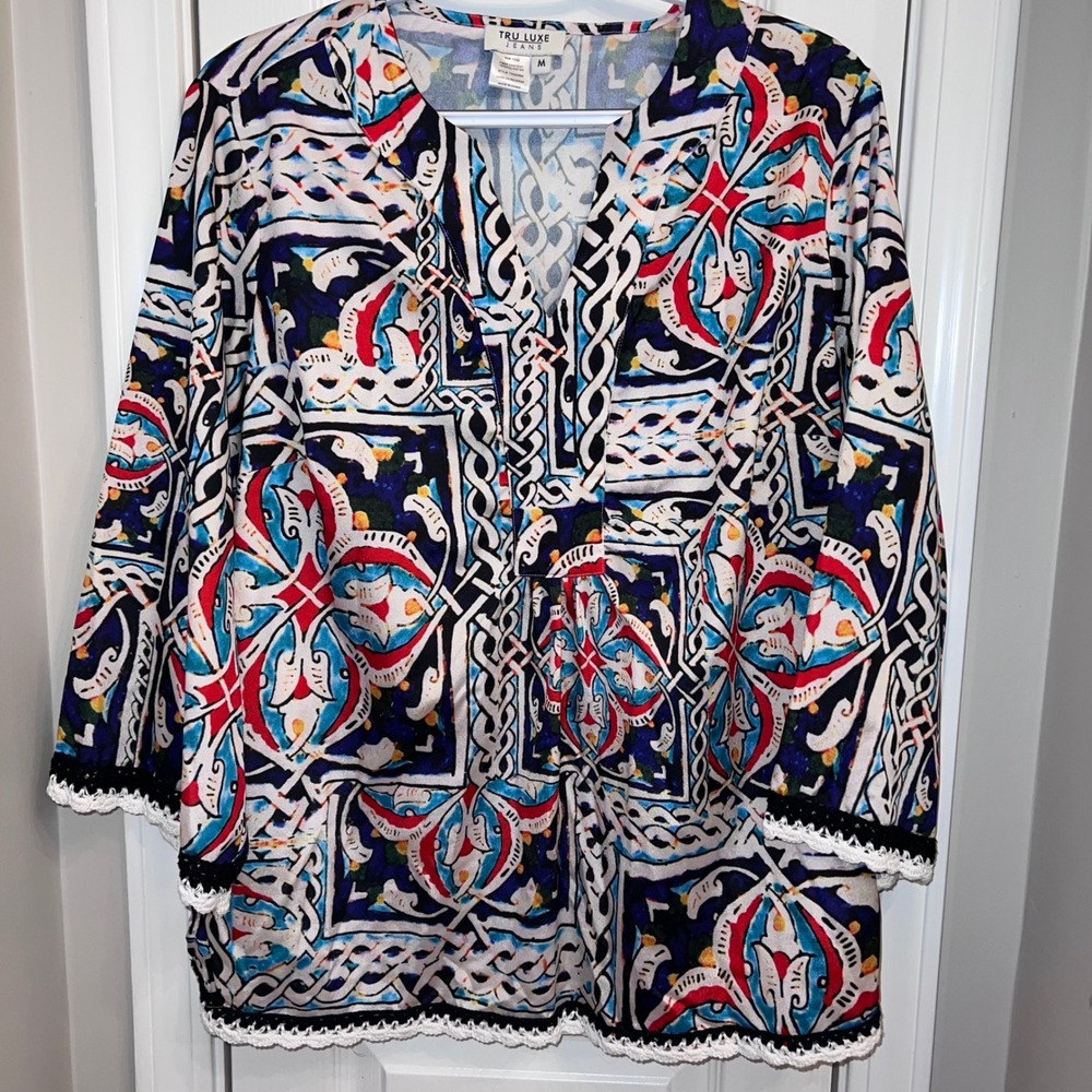 Tru Luxe Jeans Multicolored Mosaic Print Crochet Trim Blouse Boho Crochet Lace